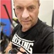 Maestro 4’DAN di Jujutsu e docente di Kravmaga impartisce lezioni di Autodifesa (Kravmaga e Jujutsu concept)