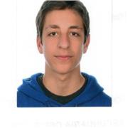 Estudiante de primero de carrera, con historial académico bastante bueno. Diploma de honor en secundaria y dos bachilleratos.