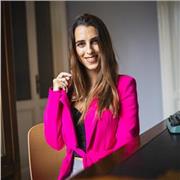 Counselor e coach specializzata in crescita personale, aiuto studenti e giovani a migliorare benessere, e fiducia in se stessi.