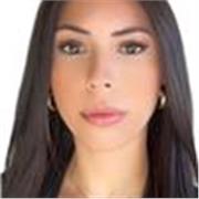 Estudiante universitaria que puede impartir clases a niños/as de primaria
