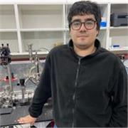 Licenciado en Física, investigador y estudiante de Magíster UC | Clases de Física y Matemática