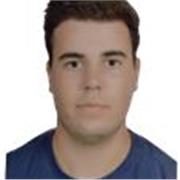 Profesor de informática joven y apto para todos los niveles y personas.