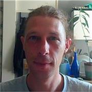 Autodidacte en informatique et polyglotte propose cours d'initiation.