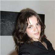 Como profesor de literatura, soy estructurado, exigente y motivador. Me enfoco en que los alumnos comprendan y analicen los textos