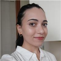 Studentessa in medicina impartisce lezioni private di matematica, inglese e fisica a ragazzi di scuola media e superiore