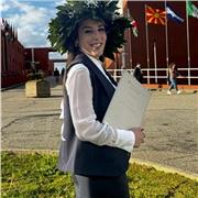 Sono laureata in scienze dell’educazione. Disponibile per aiutare a svolgere compiti per casa, se troppo lontani le lezioni saranno online