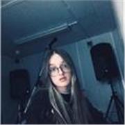 Pop Singing Teacher available for online lessons