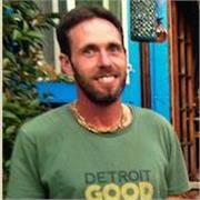 From Santa Cruz, California... Learn English with Chris! Madrelingua offre lezioni personalizzate e aiuto compiti