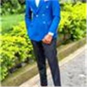 Vous avez besoin d'un professeur particulier, dîtes moi ce que vous cherchez 