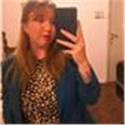 Profesora de Programación con experiencia, especializada en enseñar a personas de todas las edades y niveles.