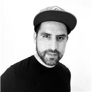 Profesor de Bajo eléctrico, Contrabajo, Improvisación, Jazz, Teoría Músical apto para todas las edades y todos los niveles.