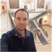 Profesor y Licenciado en Historia por la Universidad Católica de Córdoba, Argentina. Clases sobre Historia Mundial y de Argentina