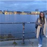Graduada en Traducción (inglés, francés y alemán) imparte clases online de idiomas