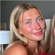 I am a passionate Fine Art student offering engaging lessons for all levels, fostering creativity, confidence, and artistic skill.