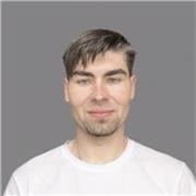 An English teacher specializing business English for entrepreneurs and businesses