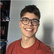 Profesor de producción musical, saxofón alto, bajo y guitarra en Barcelona. Clases en catalán, castellano, inglés o italiano.