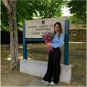 Ciao! Mi chiamo Alessia, sono diplomata in Ragioneria e attuale studentessa di Economia, offro ripetizioni per studenti delle scuo