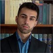 Mi chiamo Edoardo, 27 anni, sono fisico e un anche un insegnante del liceo, e seguo tantissimi ragazzi in matematica e fisica!