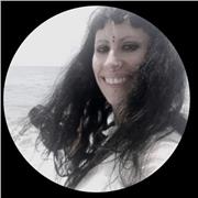 Comparto mis conocimientos de Fotografía y Arte adquiridos a lo largo de los años y mi pasión por crear y comunicar. Imparto clases para niños y adultos, me adapto a las necesidades y preferencias del alumnado siempre que sea posible :)