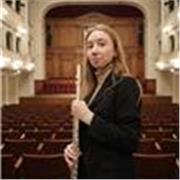 Jestem uczennicą państwowej szkoły muzycznej II stopnia w Zgierzu specjalizująca się w grze na flecie poprzecznym