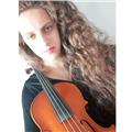 Laureata al triennio, attualmente frequentante il biennio in conservatorio offre lezioni di violino