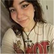 Soy una persona paciente, organizada, y constante, puedo ayudar en las materias escolares. 