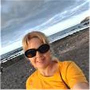 Licenciada en Lengua inglesa con segunda lengua francés. 