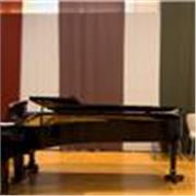 Puedo dar clases de piano a niños que quieran aprender o estén a un nivel básico y quieran mejorar