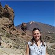 Maestra en Educación Infantil con máster en Educación Bilingüe (inglés) y máster en dificultades y trastornos del aprendizaje.