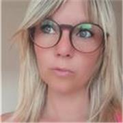 Sono una donna italiana che vive in Portogallo. Offro lezioni private di Italiano online