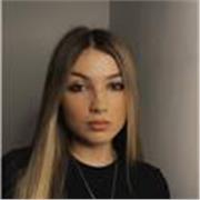 Studentessa universitaria offre ripetizioni di italiano