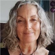 I give private lessons aimed at building your confidence to speak English