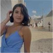 Laureata in Biotechnology for neuroscience, affascinata dalla chimica e dalla biologia,ma amante spagnolo, filosofia e letteratura