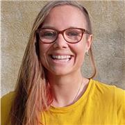 Professeur particulier de Français. Encourageante. Cours sur mesure pour l'élève selon besoins, objectifs, intérêts