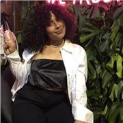 Profesora de artes experimental y pintura abstracta