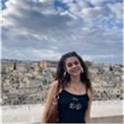 profesora de las anteriores asignaturas a niños de primaria y la ESO, tengo bachillerato social, el b2 de inglés y actualmente estoy estudiando sociología en la UV