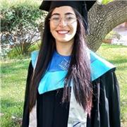 Doctorante en philosophie. Enseignante au bac français. Je donne des cours en ligne