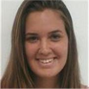Profesora graduada da clases de inglés a niños