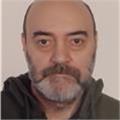 Sosyoloji mezunu, TESOL sertifikalıyım, ayrıca klasik gitar dersi verebilirim. 