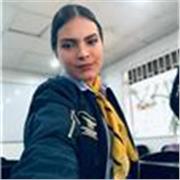 Tripulante de cabina y estudiante de agencia de viajes, imparte matemáticas e ingles