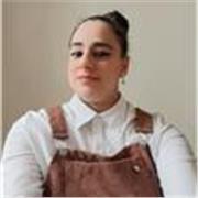 Persona empatica, paciente, con experiencia con personas diversidad. 