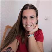 Maestra de primaria con ritual en pedagogía terapéutica.