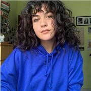 Giovane insegnante di inglese, francese e tedesco per studenti di medie, superiori e università