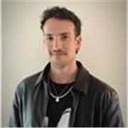 Desarrollador con 5+ años en Unity y C#, enseño programación y creación de videojuegos a principiantes y juniors