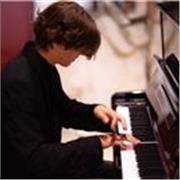 I am a Student at the Royal College of Music and would like to give piano lessons to any level of playing
