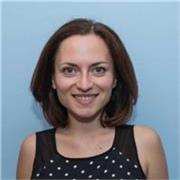 Hola, soy Iuliana, profesora de inglés y catalán en la ESO con amplia experiencia en la enseñanza de idiomas. 