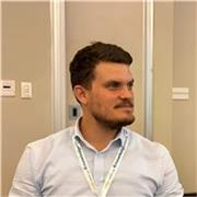 Profesor doctor en ciencias económicas con más de 10 años de experiencia 