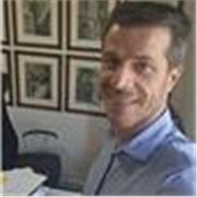 Profesor de derecho civil con a plios conocimientos en la materia