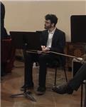 Offro lezioni private di chitarra (classica ed elettrica) per tutte le età. affronteremo anche argomenti di teoria musicale, come l'armonia o il solfeggio e, se interessati, preparazione per gli esami di ammissione in conservatorio di primo e secondo live