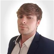 Me considero un artista independiente al que le apasiona el arte, quiero dar clases a estudiantes en el ámbito artístico.